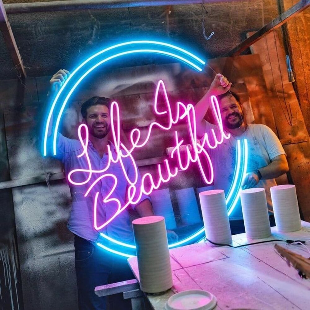 Life is Beautiful Neon Işıklı Şeffaf Pleksi