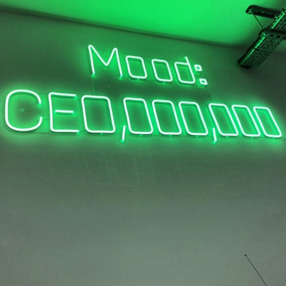 Mood: CEO,000,000 Kişiye Özel Neon Işıklı Pleksi