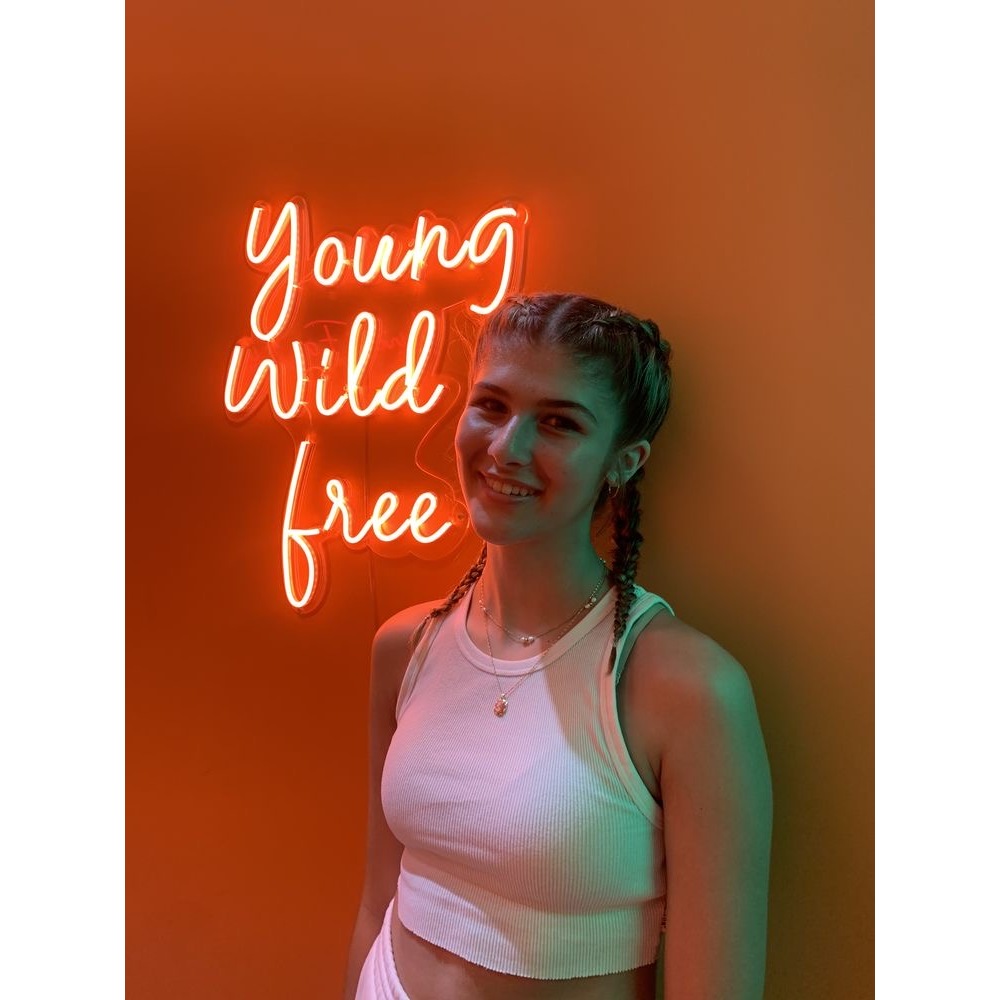 Young Wild Free Neon Tabela