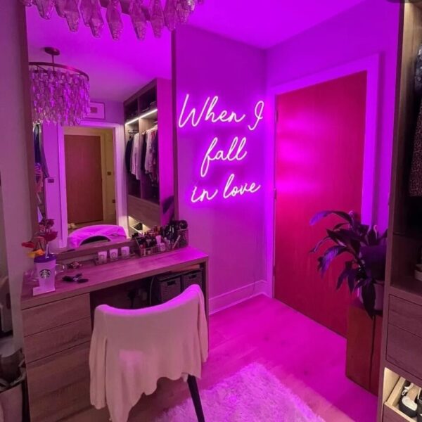 When I Falling In Love Neon Tabela