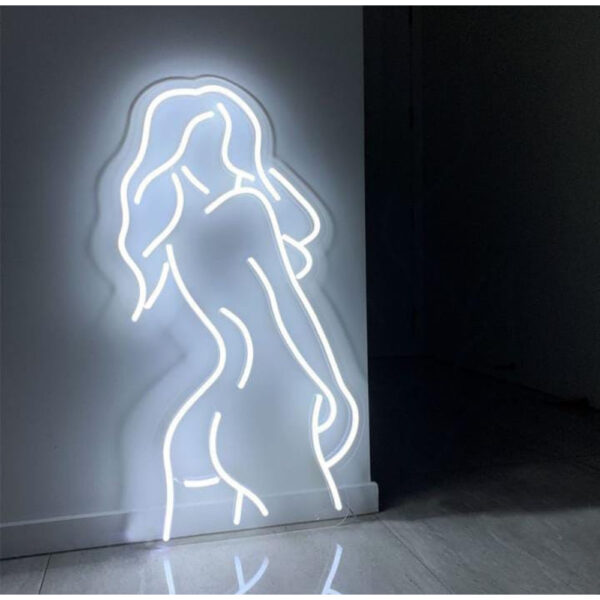 Neon Kadın