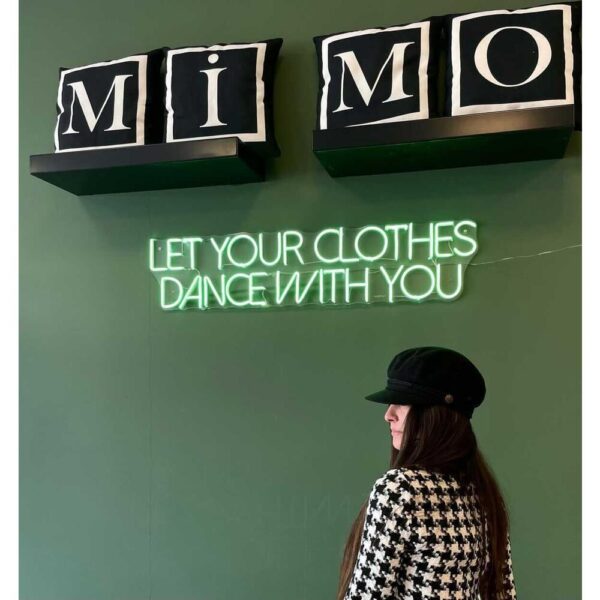 Let your clothes dance with you Neon Işıklı Şeffaf Pleksi